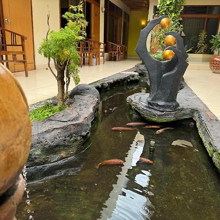 Hotel Priangan Cirebon Exterior foto